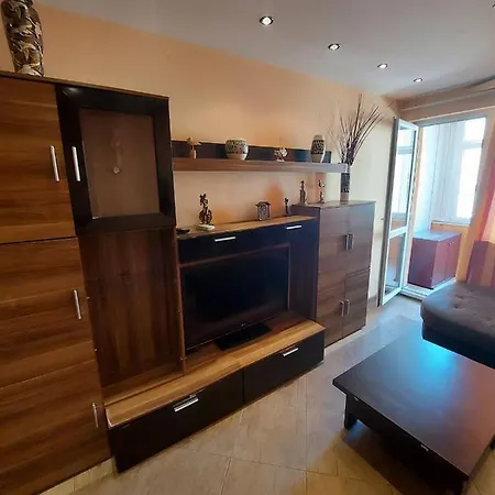 V Apartment *