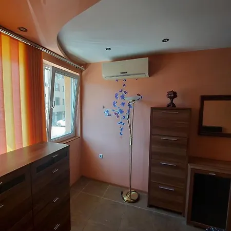 V Apartment *